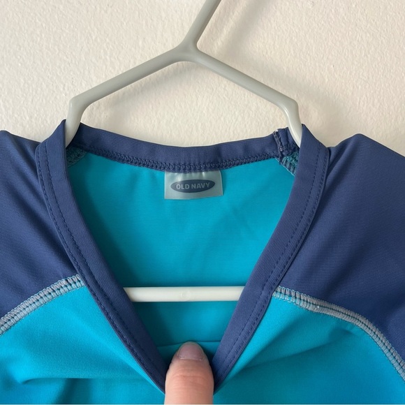 🌼 5/$25 Old Navy Boys Rash Guard Swim Shirt Blue Navy UPF 3T Summer Beach - Picture 3 of 9